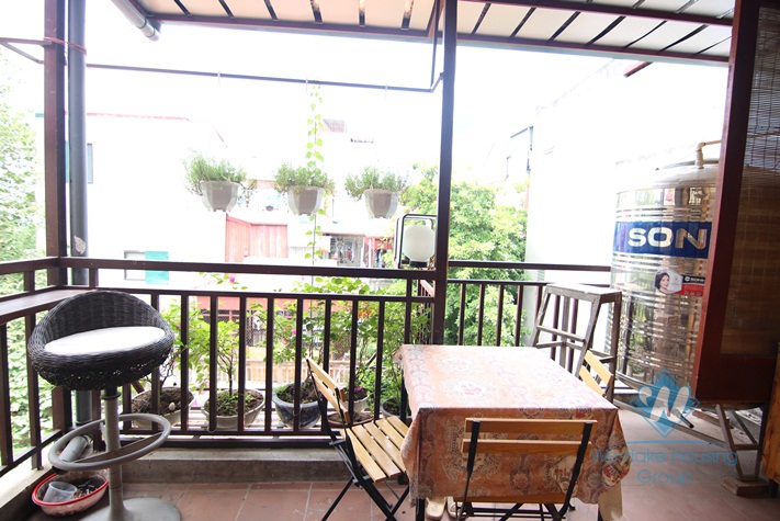Tiny artisan's house with a balcony for rent in Tay Ho